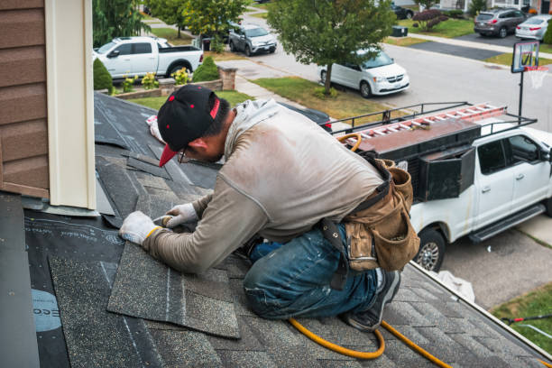 Professional Flat Roof Repair technician working in Mesa, WA